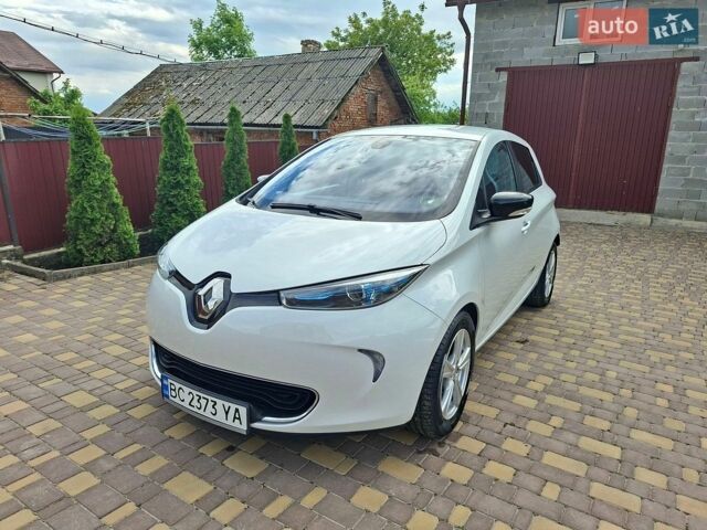 Белый Рено Зое, объемом двигателя 0 л и пробегом 141 тыс. км за 6999 $, фото 1 на Automoto.ua