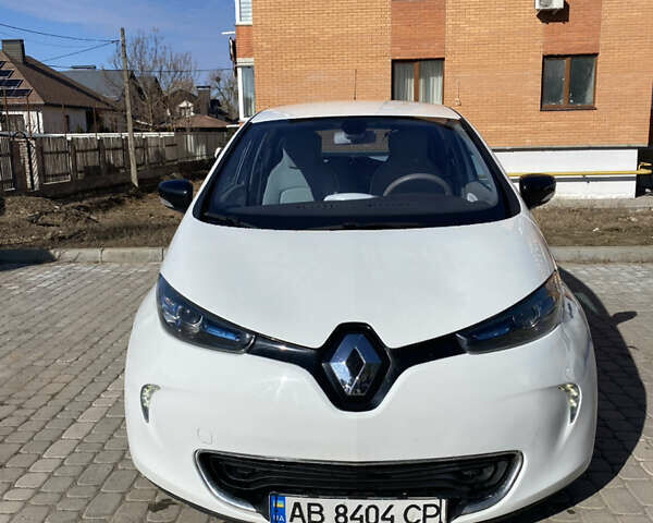 Рено Зое 2015 в Виннице на Automoto.ua Белый Рено Зое, объемом двигателя 0 л и пробегом 240 тыс. км за 4999 $, фото 1 на Automoto.ua