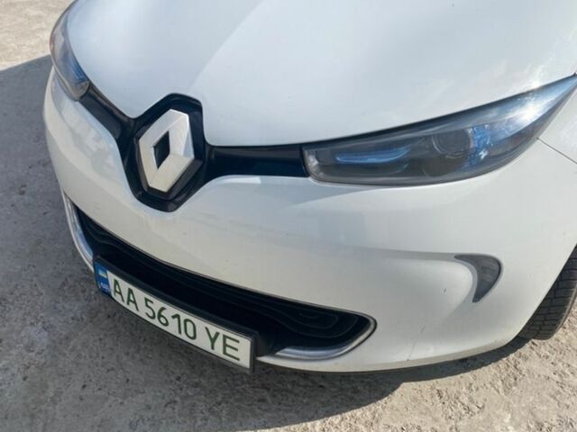 Белый Рено Зое, объемом двигателя 0 л и пробегом 80 тыс. км за 6999 $, фото 1 на Automoto.ua