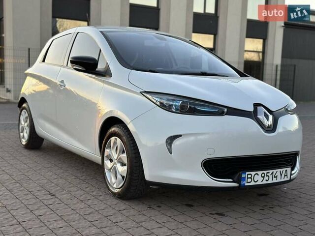 Белый Рено Зое, объемом двигателя 0 л и пробегом 93 тыс. км за 8000 $, фото 1 на Automoto.ua