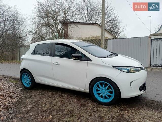 Білий Рено Зое, об'ємом двигуна 0 л та пробігом 153 тис. км за 6600 $, фото 1 на Automoto.ua