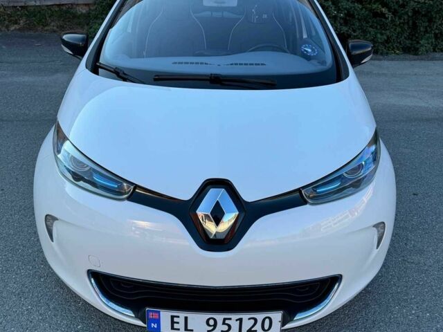 Белый Рено Зое, объемом двигателя 0 л и пробегом 79 тыс. км за 4450 $, фото 1 на Automoto.ua