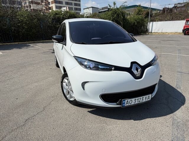 Білий Рено Зое, об'ємом двигуна 0 л та пробігом 134 тис. км за 6999 $, фото 1 на Automoto.ua