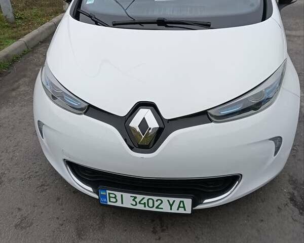 Белый Рено Зое, объемом двигателя 0 л и пробегом 115 тыс. км за 6950 $, фото 1 на Automoto.ua
