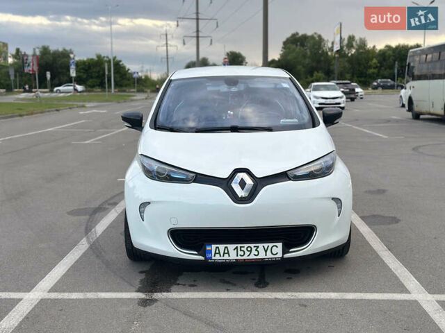 Рено Зое 2015 в Киеве на Automoto.ua Белый Рено Зое, объемом двигателя 0 л и пробегом 100 тыс. км за 8300 $, фото 1 на Automoto.ua