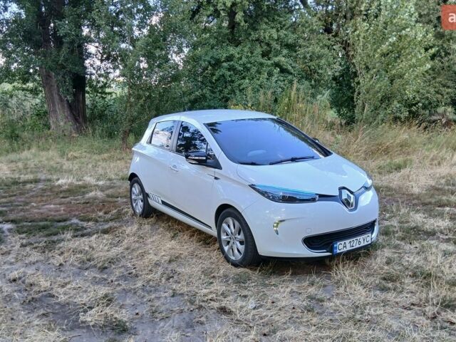 Белый Рено Зое, объемом двигателя 0 л и пробегом 128 тыс. км за 7300 $, фото 1 на Automoto.ua