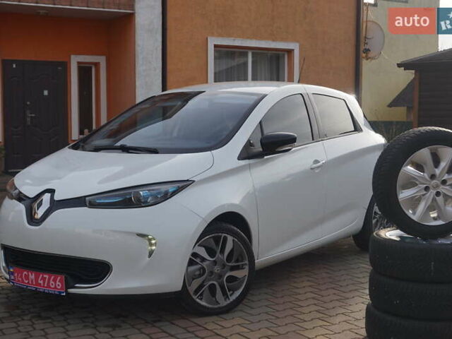 Белый Рено Зое, объемом двигателя 0 л и пробегом 86 тыс. км за 7200 $, фото 1 на Automoto.ua