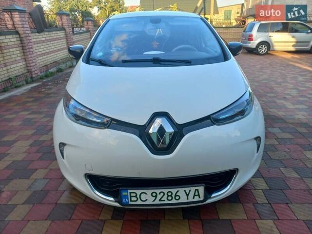Белый Рено Зое, объемом двигателя 0 л и пробегом 107 тыс. км за 6200 $, фото 1 на Automoto.ua
