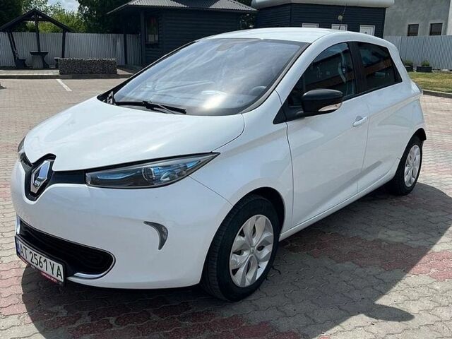 Белый Рено Зое, объемом двигателя 0 л и пробегом 57 тыс. км за 7100 $, фото 1 на Automoto.ua