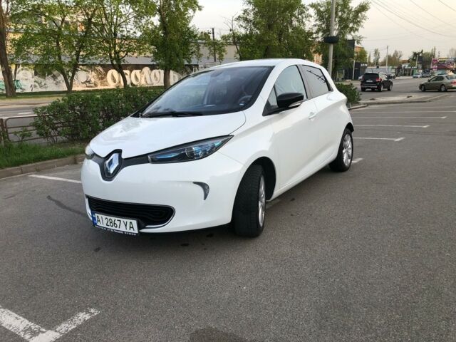 Белый Рено Зое, объемом двигателя 0 л и пробегом 85 тыс. км за 7300 $, фото 1 на Automoto.ua