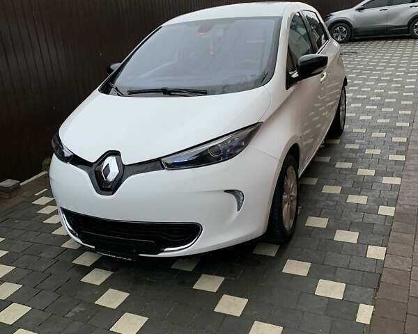 Білий Рено Зое, об'ємом двигуна 0 л та пробігом 68 тис. км за 5800 $, фото 1 на Automoto.ua