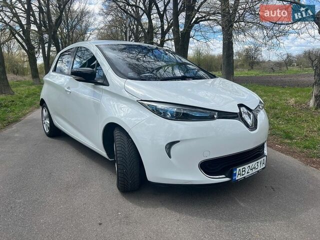 Білий Рено Зое, об'ємом двигуна 0 л та пробігом 86 тис. км за 7700 $, фото 1 на Automoto.ua