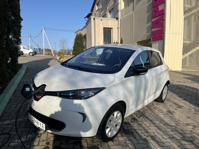 Білий Рено Зое, об'ємом двигуна 0 л та пробігом 144 тис. км за 7500 $, фото 1 на Automoto.ua