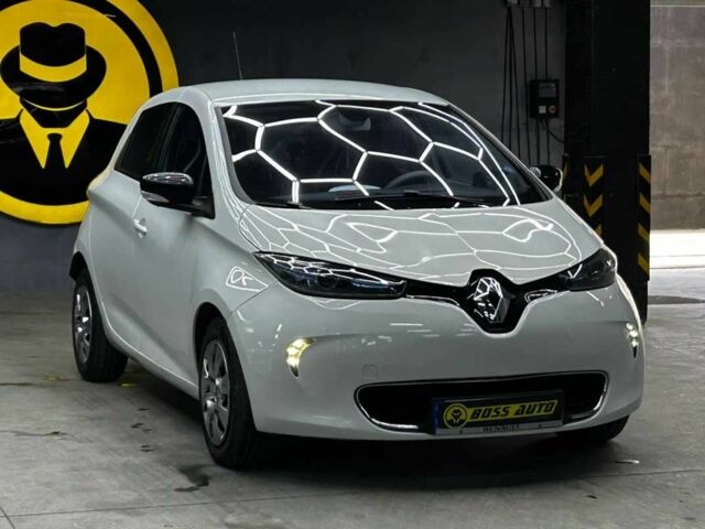 Білий Рено Зое, об'ємом двигуна 0 л та пробігом 209 тис. км за 6700 $, фото 1 на Automoto.ua