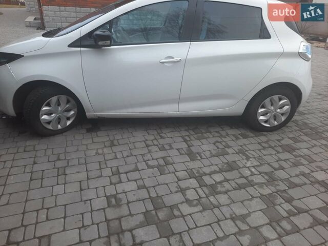 Білий Рено Зое, об'ємом двигуна 0 л та пробігом 105 тис. км за 9300 $, фото 1 на Automoto.ua