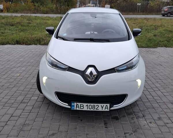 Рено Зое 2015 в Виннице на Automoto.ua Белый Рено Зое, объемом двигателя 0 л и пробегом 156 тыс. км за 6500 $, фото 1 на Automoto.ua
