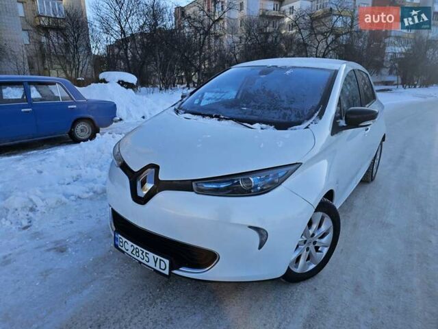Белый Рено Зое, объемом двигателя 0 л и пробегом 99 тыс. км за 6800 $, фото 1 на Automoto.ua
