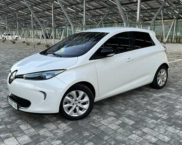 Білий Рено Зое, об'ємом двигуна 0 л та пробігом 97 тис. км за 7990 $, фото 1 на Automoto.ua