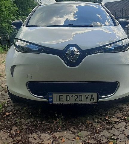 Білий Рено Зое, об'ємом двигуна 0 л та пробігом 135 тис. км за 7100 $, фото 1 на Automoto.ua