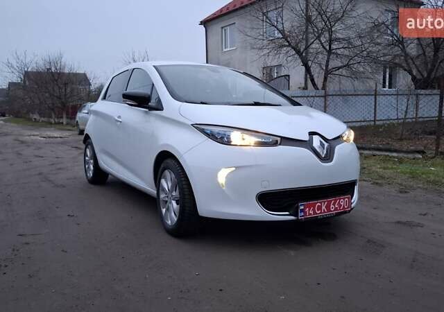 Белый Рено Зое, объемом двигателя 0 л и пробегом 61 тыс. км за 6600 $, фото 1 на Automoto.ua