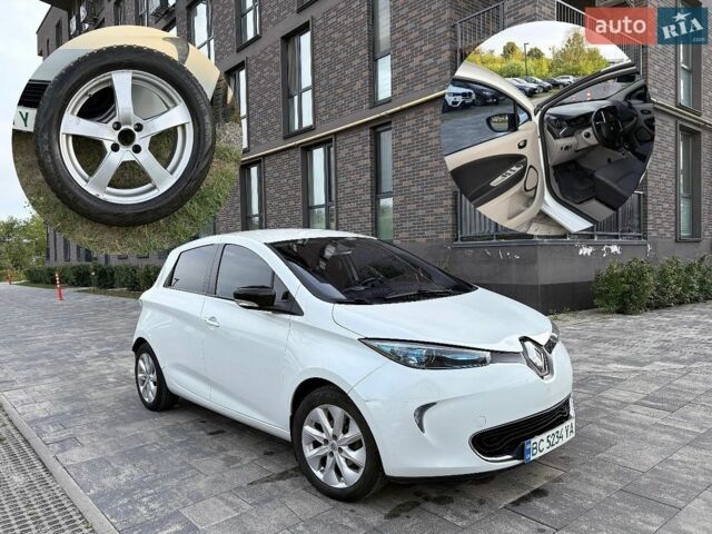 Белый Рено Зое, объемом двигателя 0 л и пробегом 125 тыс. км за 7000 $, фото 1 на Automoto.ua