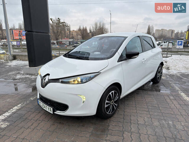 Белый Рено Зое, объемом двигателя 0 л и пробегом 111 тыс. км за 6500 $, фото 1 на Automoto.ua