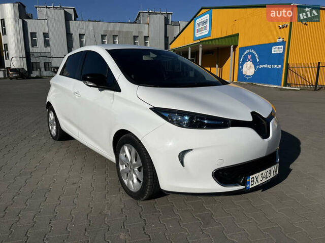 Белый Рено Зое, объемом двигателя 0 л и пробегом 76 тыс. км за 7799 $, фото 1 на Automoto.ua
