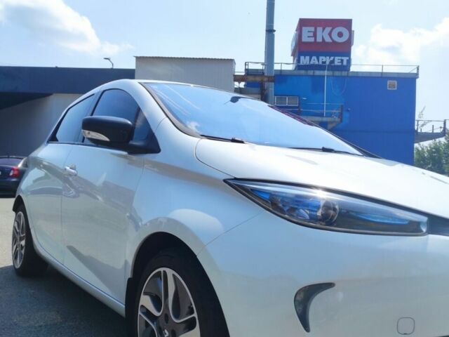 Білий Рено Зое, об'ємом двигуна 0 л та пробігом 84 тис. км за 7700 $, фото 1 на Automoto.ua