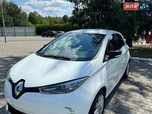 Белый Рено Зое, объемом двигателя 0 л и пробегом 104 тыс. км за 9999 $, фото 1 на Automoto.ua