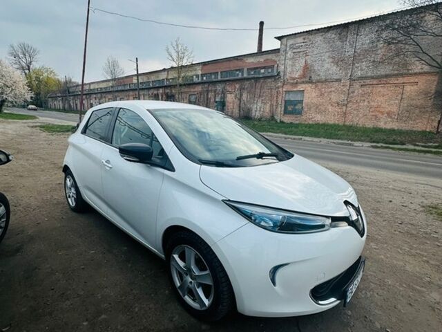 Білий Рено Зое, об'ємом двигуна 0 л та пробігом 99 тис. км за 7700 $, фото 1 на Automoto.ua