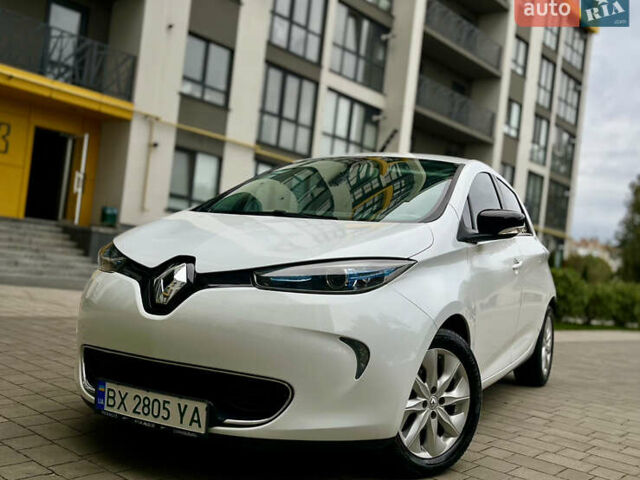 Белый Рено Зое, объемом двигателя 0 л и пробегом 108 тыс. км за 6499 $, фото 1 на Automoto.ua