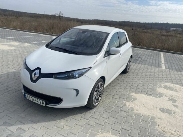 Білий Рено Зое, об'ємом двигуна 0 л та пробігом 104 тис. км за 7300 $, фото 1 на Automoto.ua