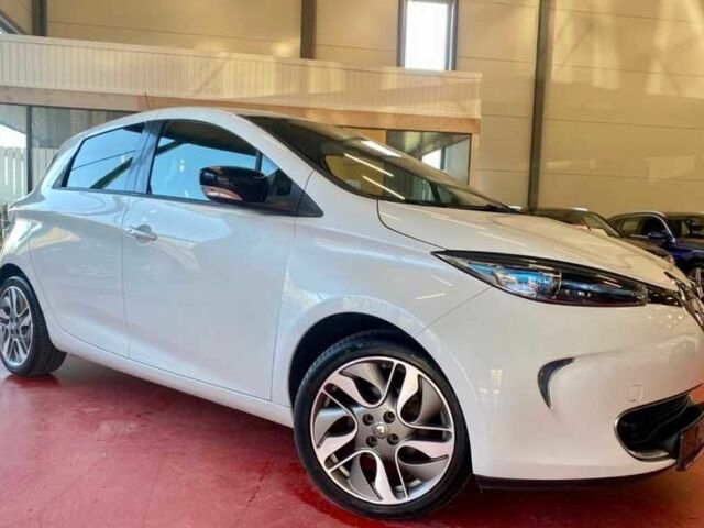 Белый Рено Зое, объемом двигателя 0 л и пробегом 79 тыс. км за 5550 $, фото 1 на Automoto.ua