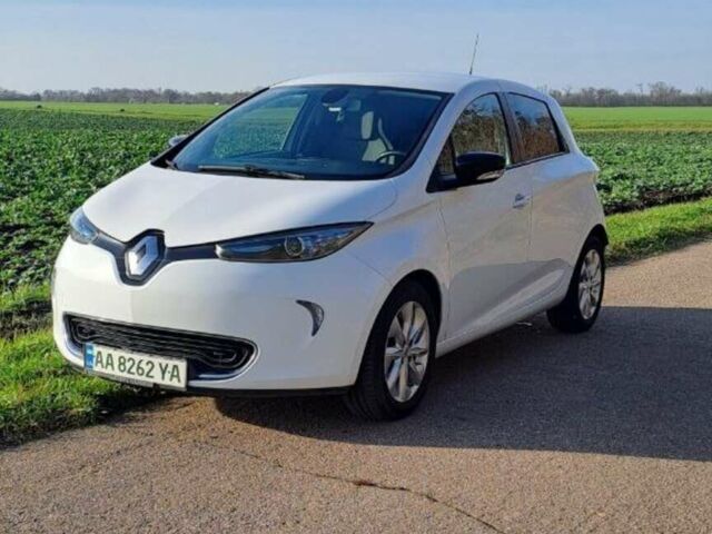 Белый Рено Зое, объемом двигателя 0 л и пробегом 163 тыс. км за 7900 $, фото 1 на Automoto.ua