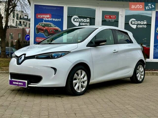 Белый Рено Зое, объемом двигателя 0 л и пробегом 83 тыс. км за 8500 $, фото 1 на Automoto.ua