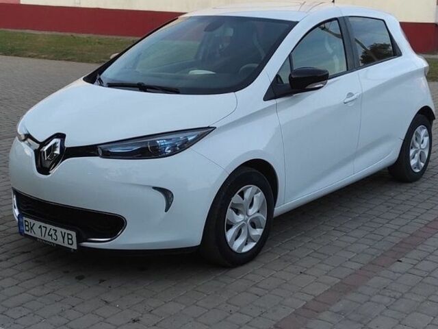 Белый Рено Зое, объемом двигателя 0 л и пробегом 119 тыс. км за 7100 $, фото 1 на Automoto.ua