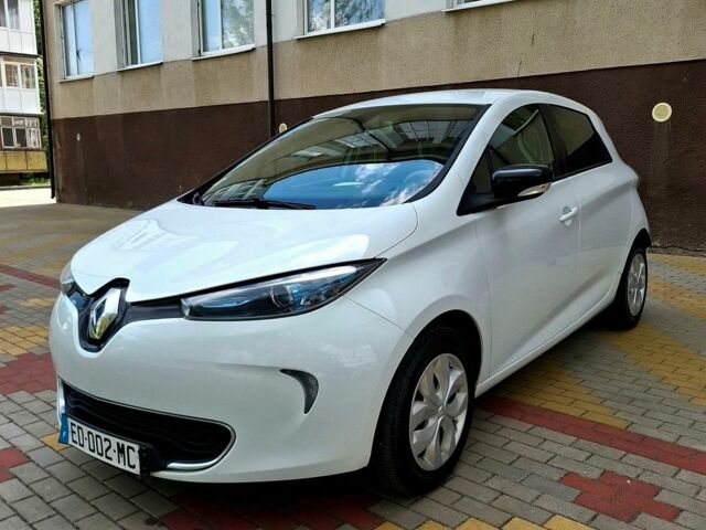 Білий Рено Зое, об'ємом двигуна 0 л та пробігом 127 тис. км за 6600 $, фото 1 на Automoto.ua