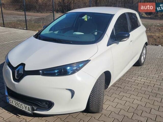 Белый Рено Зое, объемом двигателя 0 л и пробегом 108 тыс. км за 6500 $, фото 1 на Automoto.ua