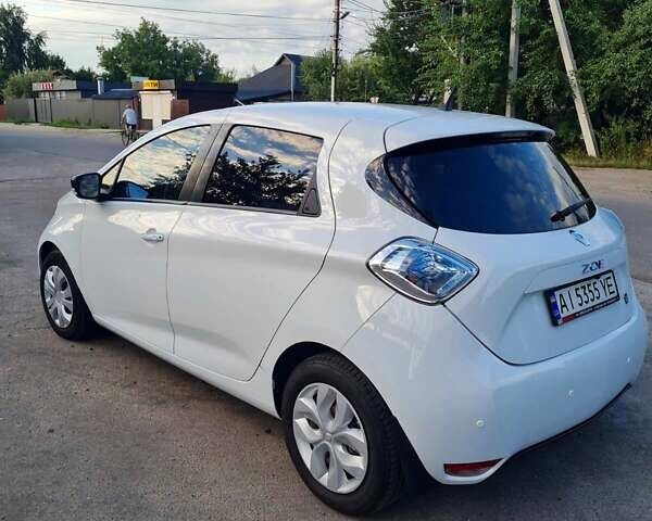 Білий Рено Зое, об'ємом двигуна 0 л та пробігом 60 тис. км за 7800 $, фото 1 на Automoto.ua