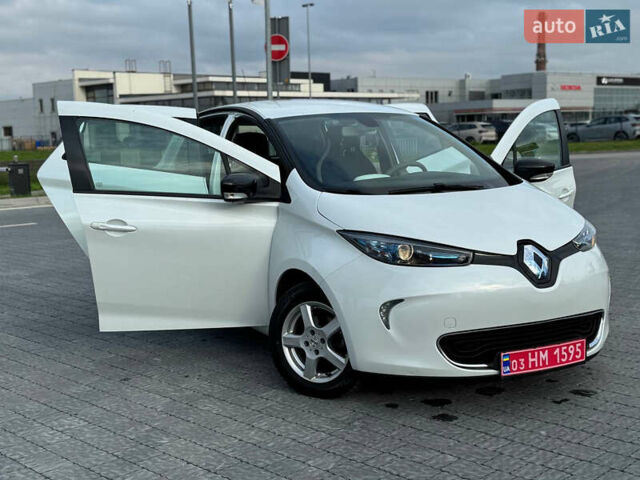 Белый Рено Зое, объемом двигателя 0 л и пробегом 164 тыс. км за 5999 $, фото 1 на Automoto.ua