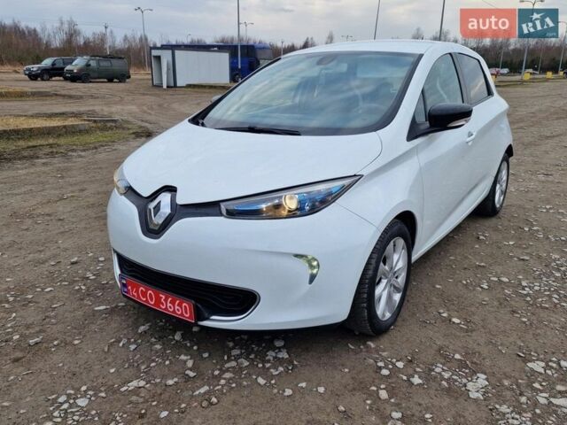 Белый Рено Зое, объемом двигателя 0 л и пробегом 75 тыс. км за 7250 $, фото 1 на Automoto.ua