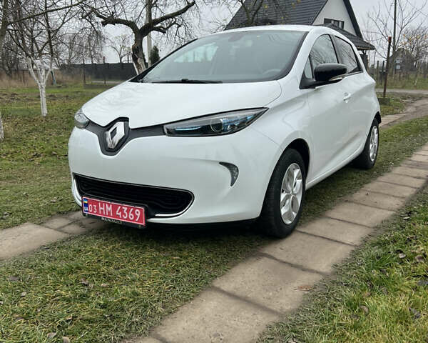 Белый Рено Зое, объемом двигателя 0 л и пробегом 116 тыс. км за 6900 $, фото 1 на Automoto.ua