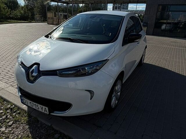 Белый Рено Зое, объемом двигателя 0 л и пробегом 135 тыс. км за 6900 $, фото 1 на Automoto.ua