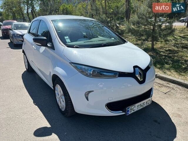 Белый Рено Зое, объемом двигателя 0 л и пробегом 94 тыс. км за 7300 $, фото 1 на Automoto.ua