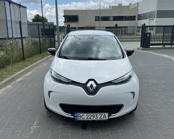 Белый Рено Зое, объемом двигателя 0 л и пробегом 89 тыс. км за 8200 $, фото 1 на Automoto.ua