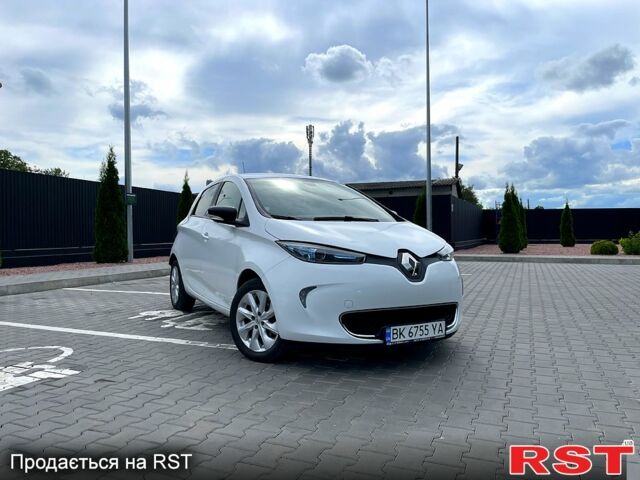 Белый Рено Зое, объемом двигателя 88 л и пробегом 98 тыс. км за 6950 $, фото 1 на Automoto.ua