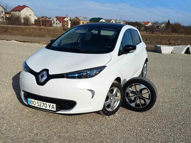 Белый Рено Зое, объемом двигателя 0 л и пробегом 131 тыс. км за 9399 $, фото 1 на Automoto.ua