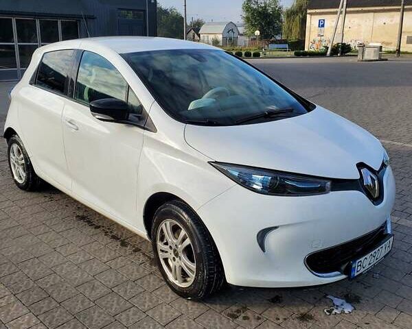 Білий Рено Зое, об'ємом двигуна 0 л та пробігом 105 тис. км за 6750 $, фото 1 на Automoto.ua