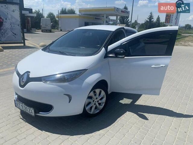 Белый Рено Зое, объемом двигателя 0 л и пробегом 154 тыс. км за 6800 $, фото 1 на Automoto.ua