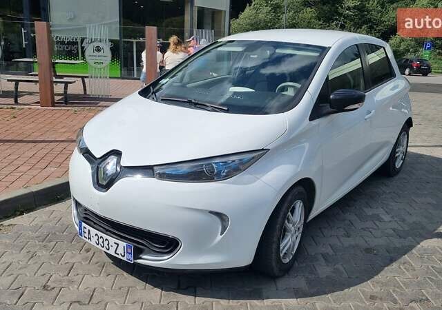 Білий Рено Зое, об'ємом двигуна 0 л та пробігом 127 тис. км за 7600 $, фото 1 на Automoto.ua